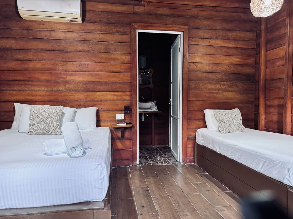 Triple Room | In-room safe, free WiFi, bed sheets