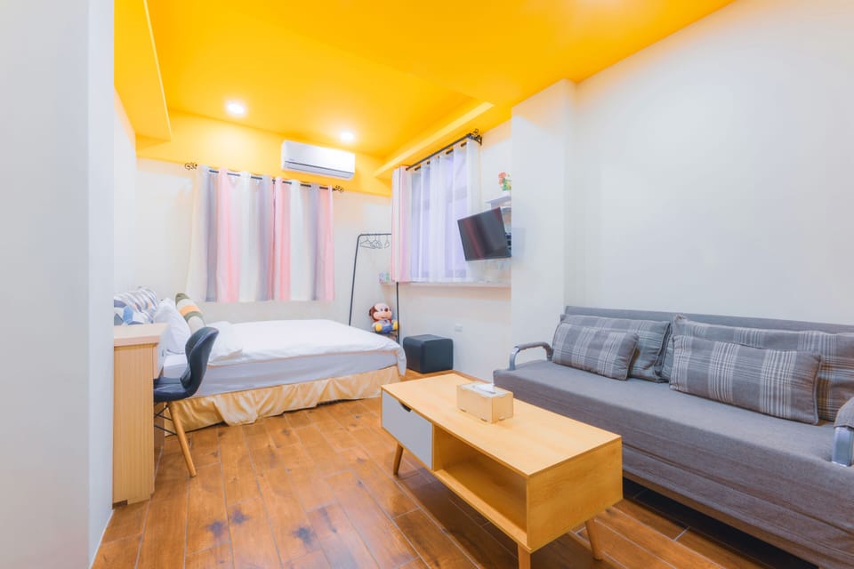 Superior Double Room, 1 King Bed, Non Smoking, Bathtub | Blackout drapes, soundproofing, free WiFi, bed sheets