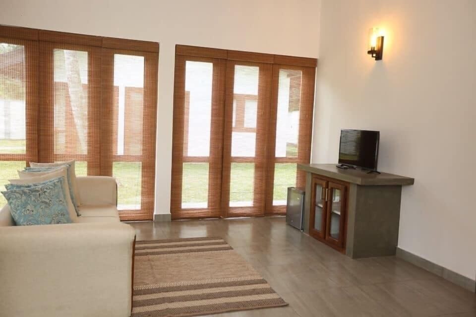 Deluxe Double Room | Living area
