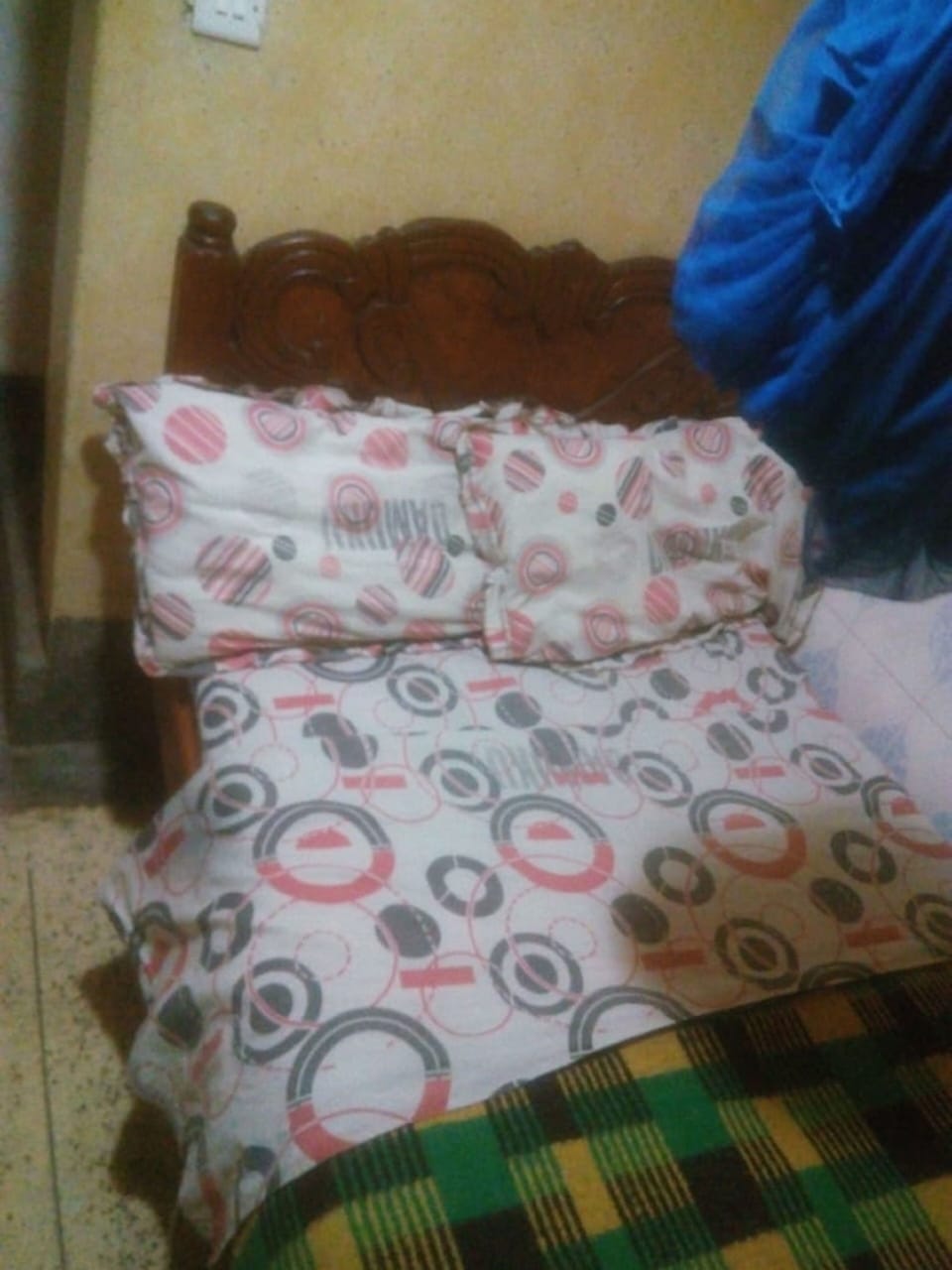 Desk, bed sheets