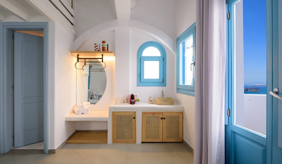 Comfort Suite with Caldera View | Bathroom shower