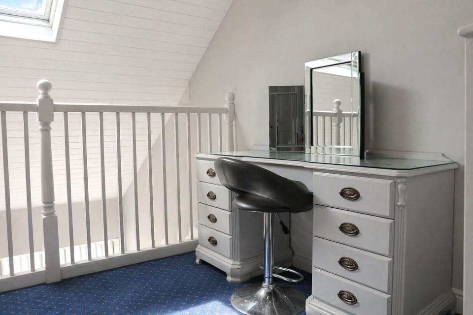 Superior Suite, 1 Bedroom, Mezzanine | Desk, iron/ironing board, free WiFi, bed sheets