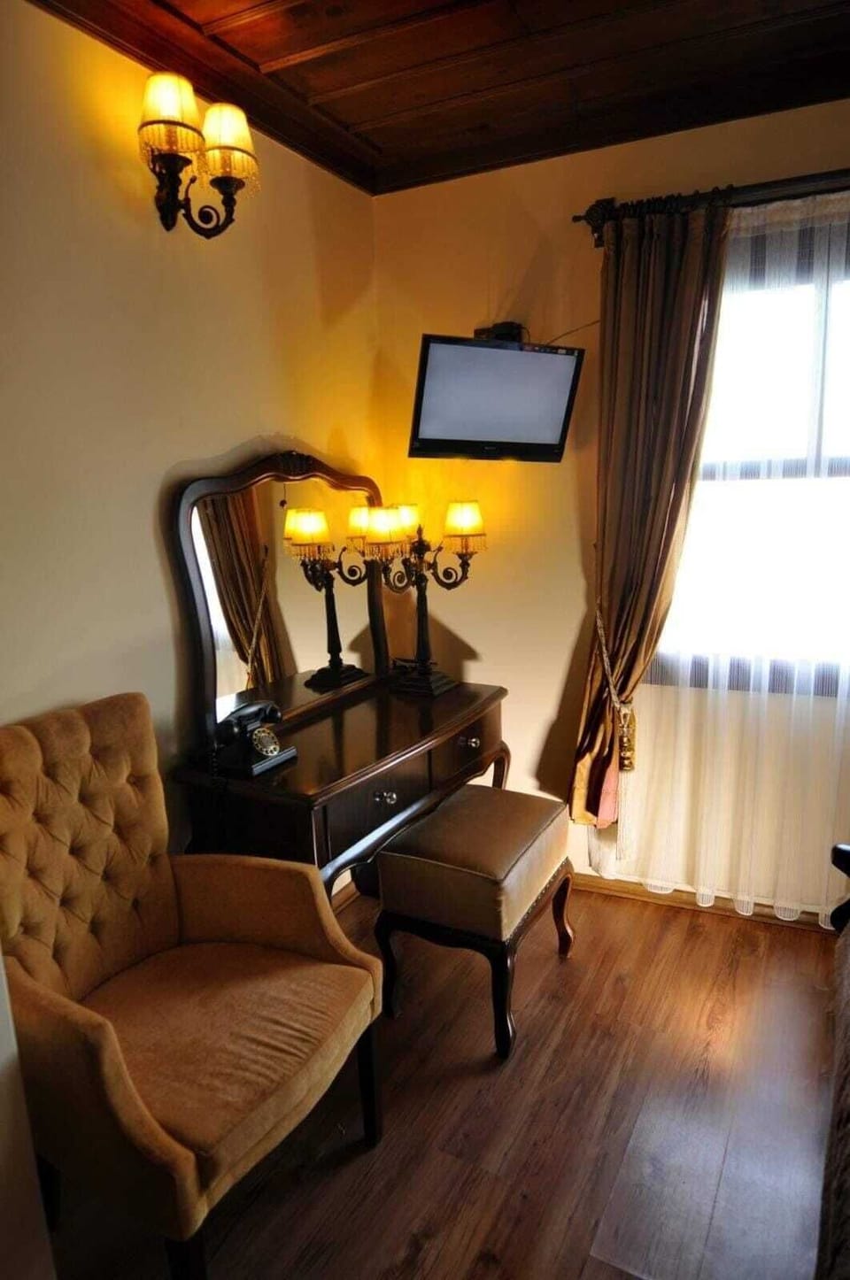 Deluxe Double Room | Memory foam beds, minibar, in-room safe, desk