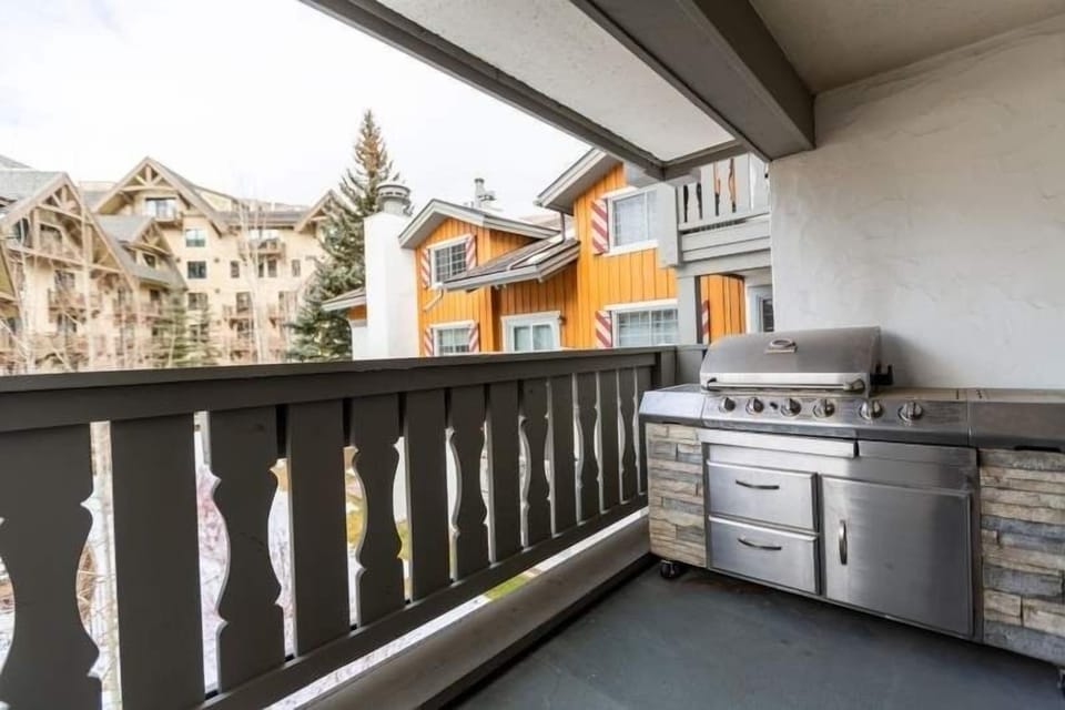 Condo, 2 Bedrooms | BBQ/picnic area