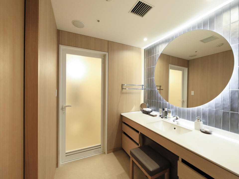 Western-style room, standard(3 persons), Non Smoking | Free minibar, in-room safe, iron/ironing board, free WiFi