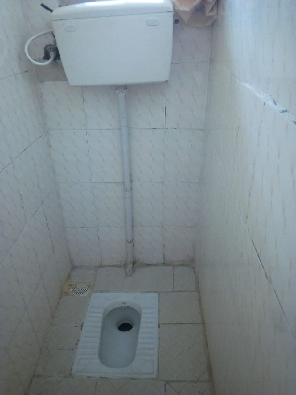 Single Room | Bathroom | Shower, rainfall showerhead, free toiletries, towels