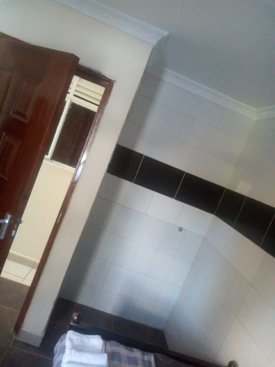Single Room | Blackout drapes, bed sheets