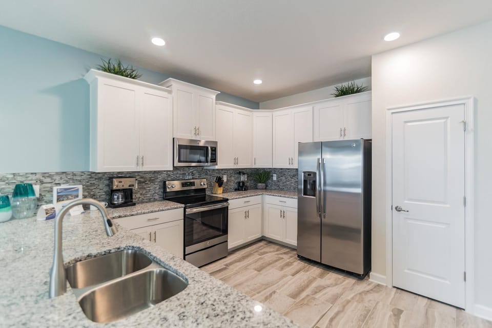 House (Champions Gate Resort!! Game room, th) | Private kitchen | Coffee/tea maker, oven, toaster, blender