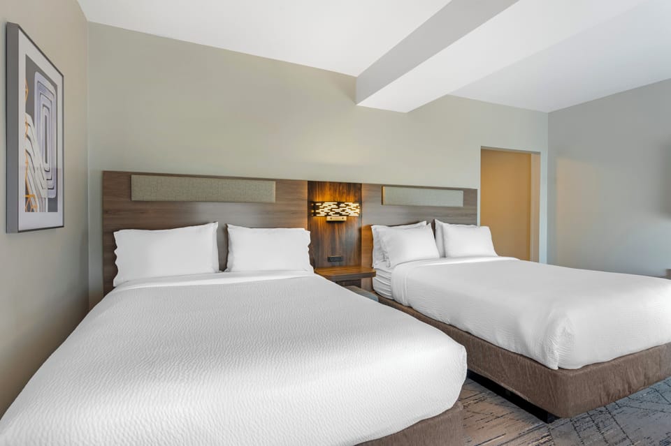 In-room safe, desk, iron/ironing board, free WiFi