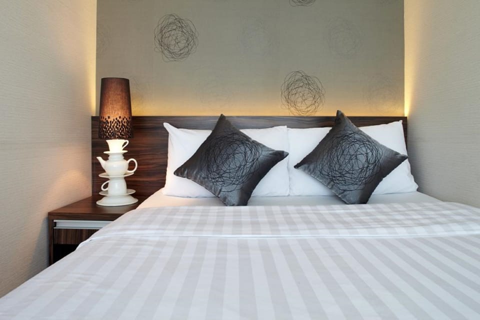 Standard Double Room | Desk, WiFi (free)
