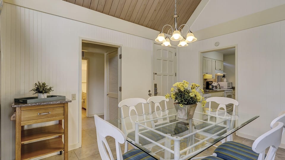 Grand Villa | Living area | Flat-screen TV, DVD player