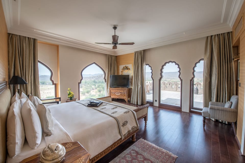 Premium bedding, pillowtop beds, minibar, in-room safe