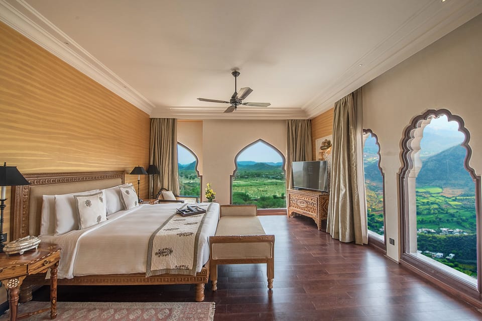 Premium bedding, pillowtop beds, minibar, in-room safe