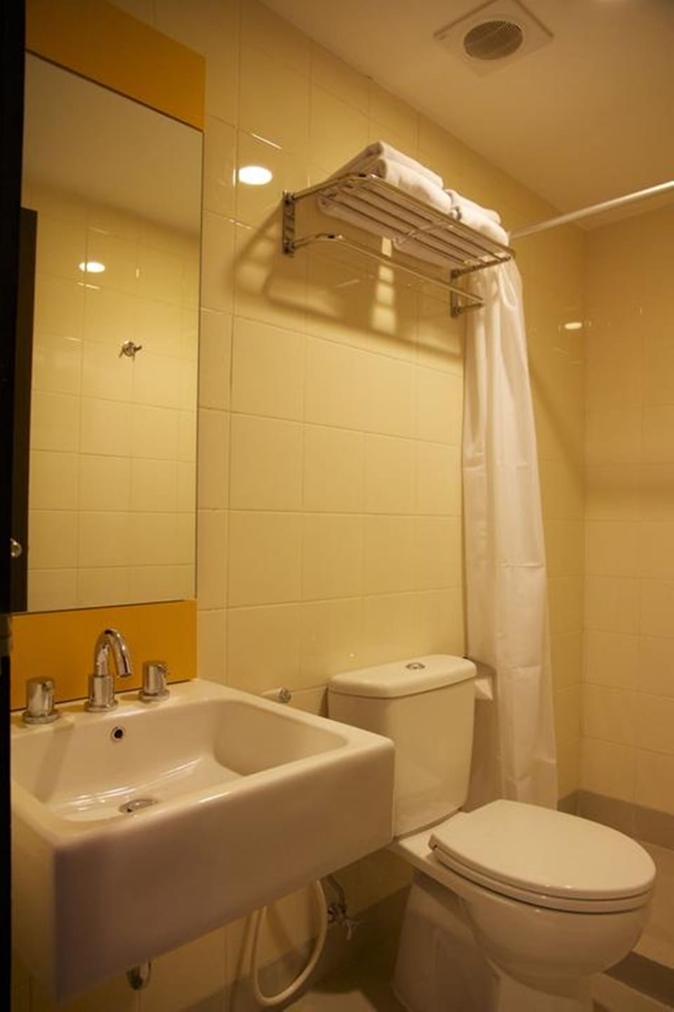 Smart Room Twin | Bathroom | Rainfall showerhead, slippers, towels