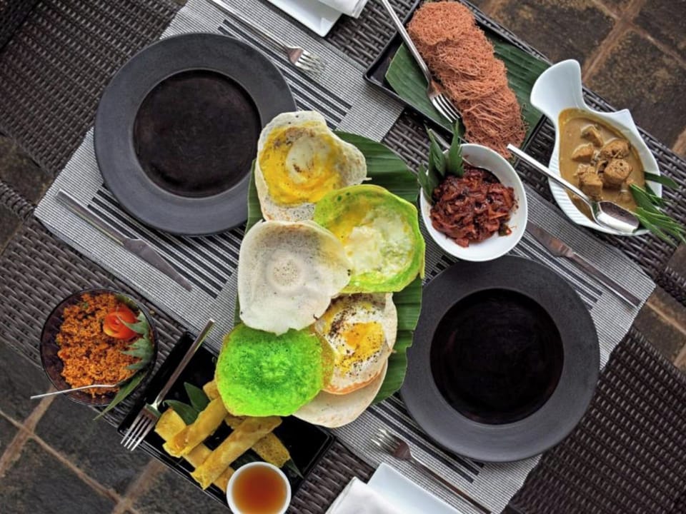 Daily buffet breakfast for a fee
