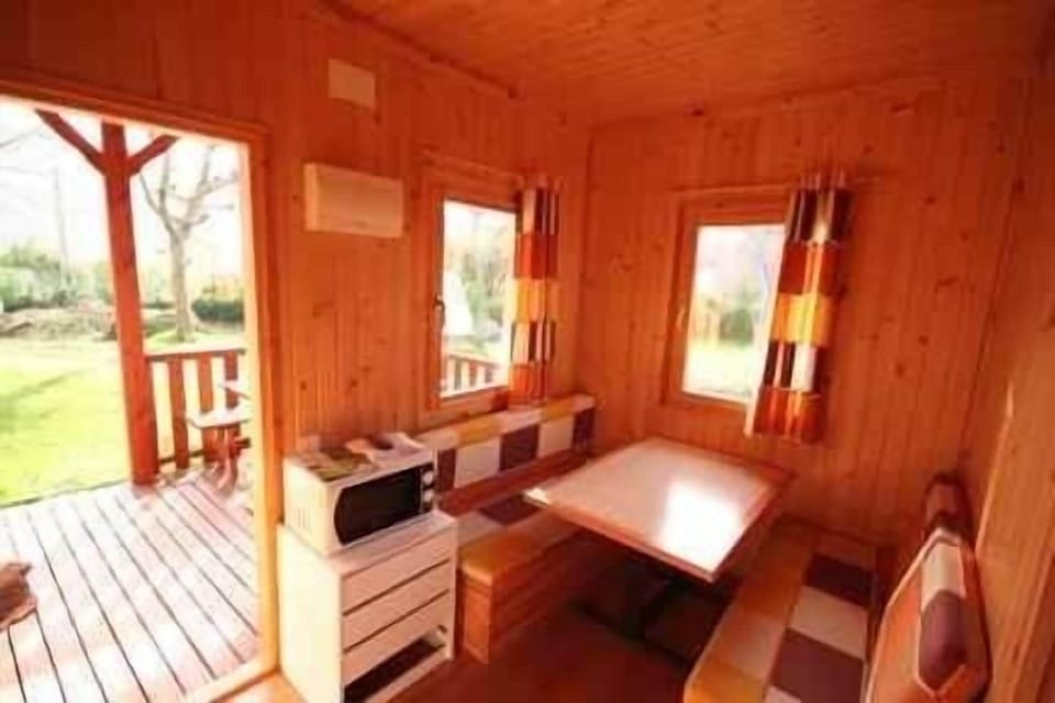Bungalow | In-room dining