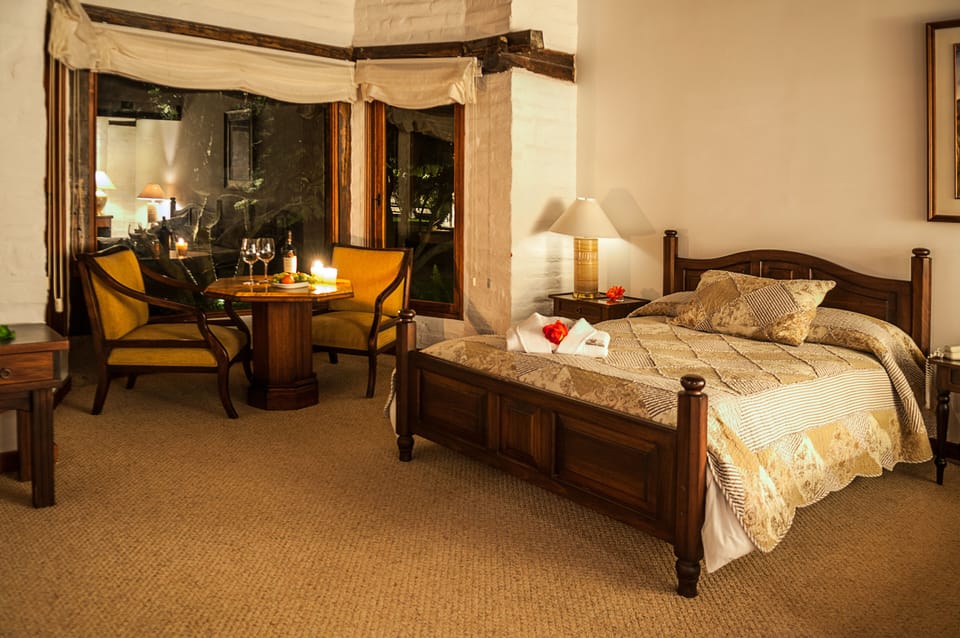Premium bedding, down comforters, in-room safe, desk