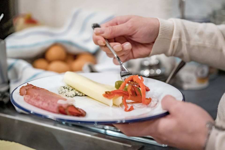 Daily buffet breakfast for a fee