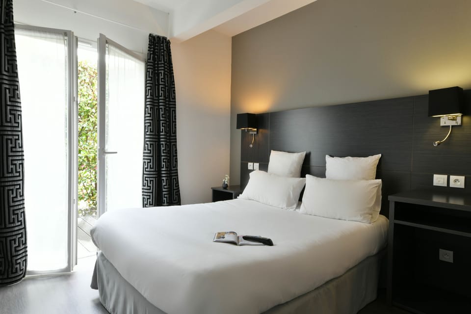 Standard Double Room | Desk, soundproofing, free WiFi, wheelchair access