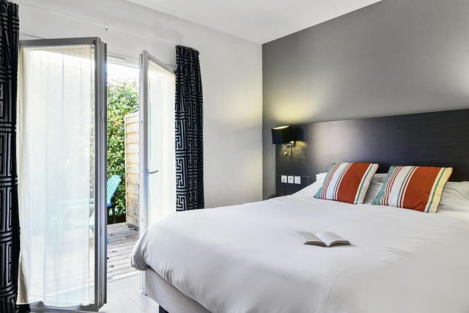 Elite Room | Desk, soundproofing, free WiFi, wheelchair access