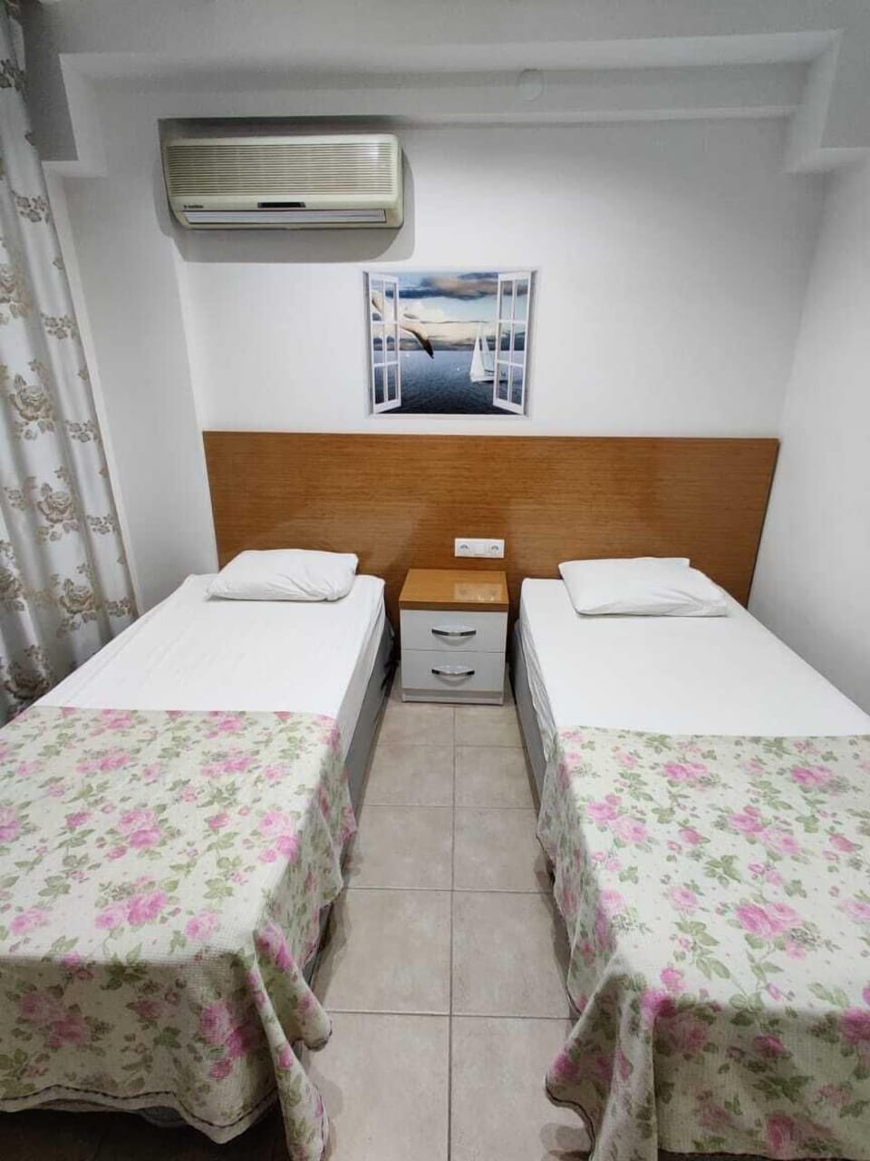 Standard Twin Room | In-room safe, blackout drapes, free WiFi, bed sheets