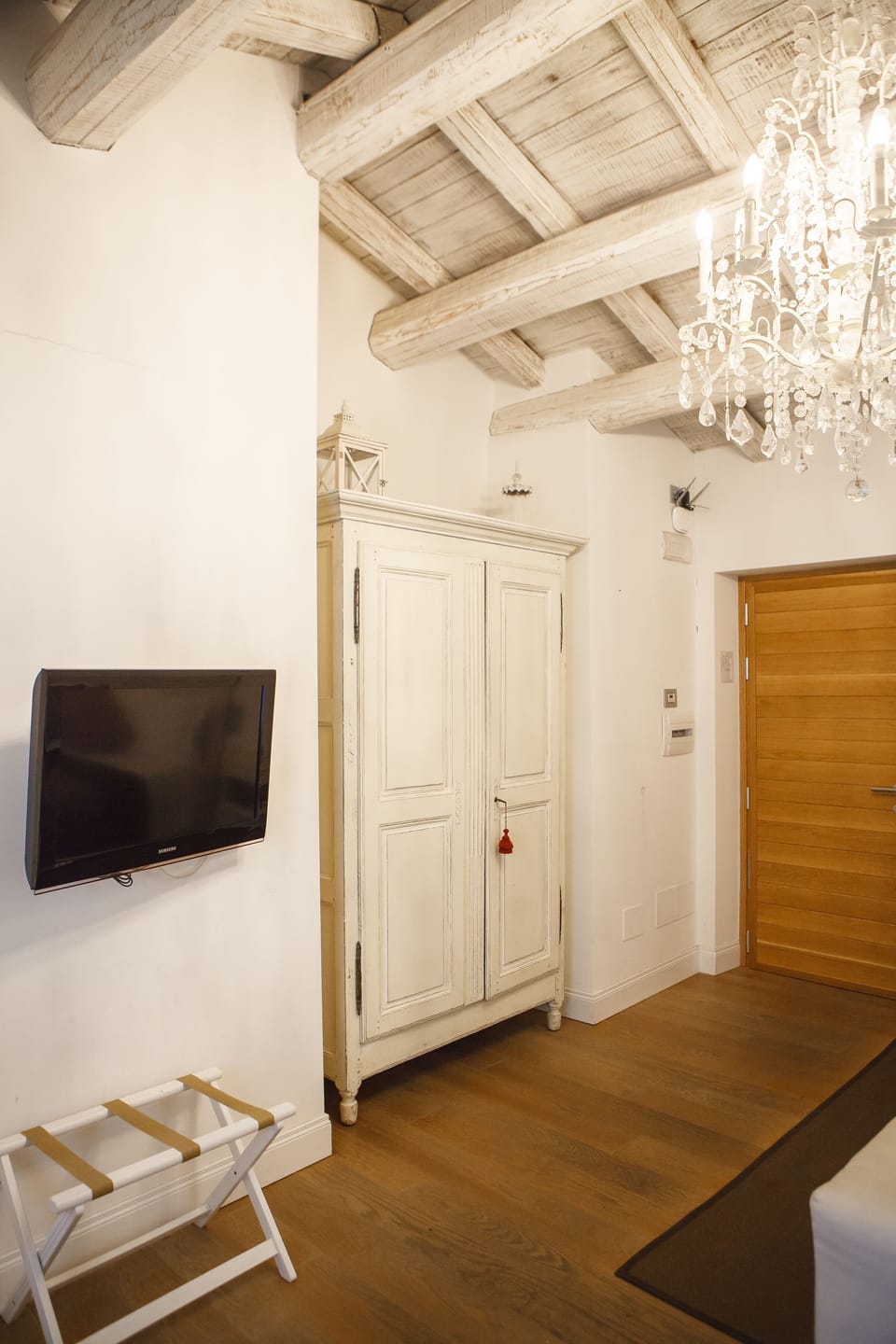 Suite | In-room safe, soundproofing, cribs/infant beds, rollaway beds