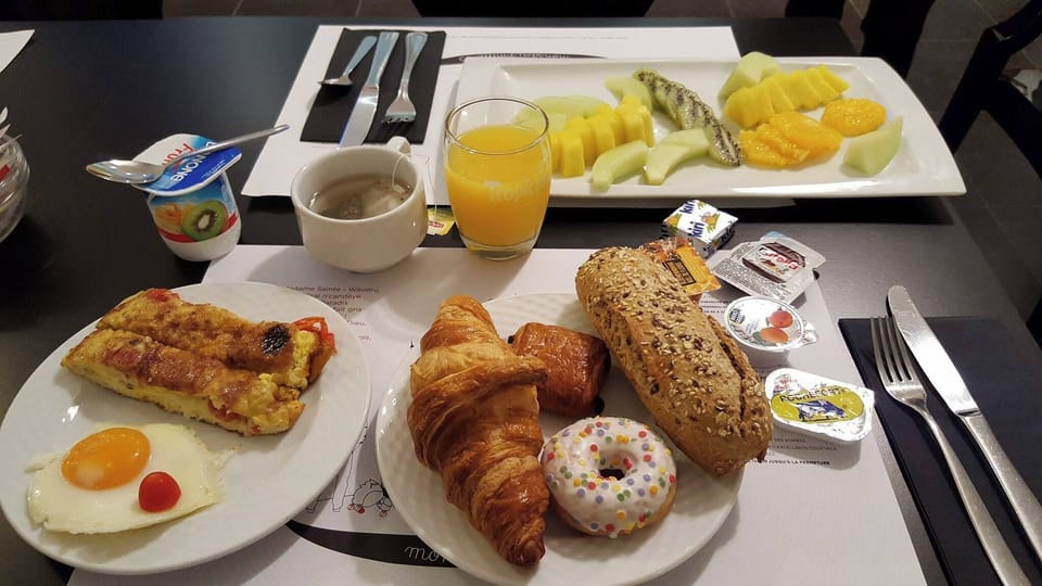 Buffet breakfast on weekends (EUR 15 per person)