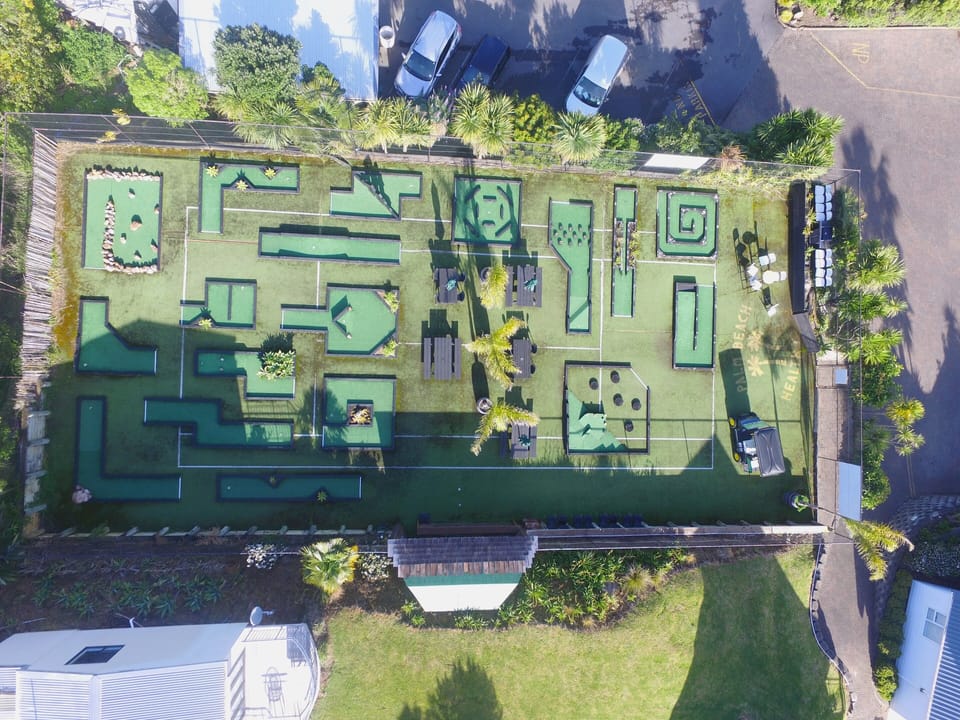 Mini-golf