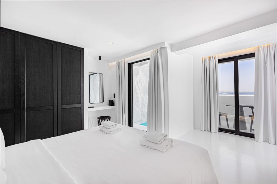 Egyptian cotton sheets, premium bedding, memory foam beds, minibar