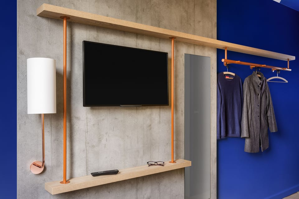 Desk, laptop workspace, soundproofing, travel crib