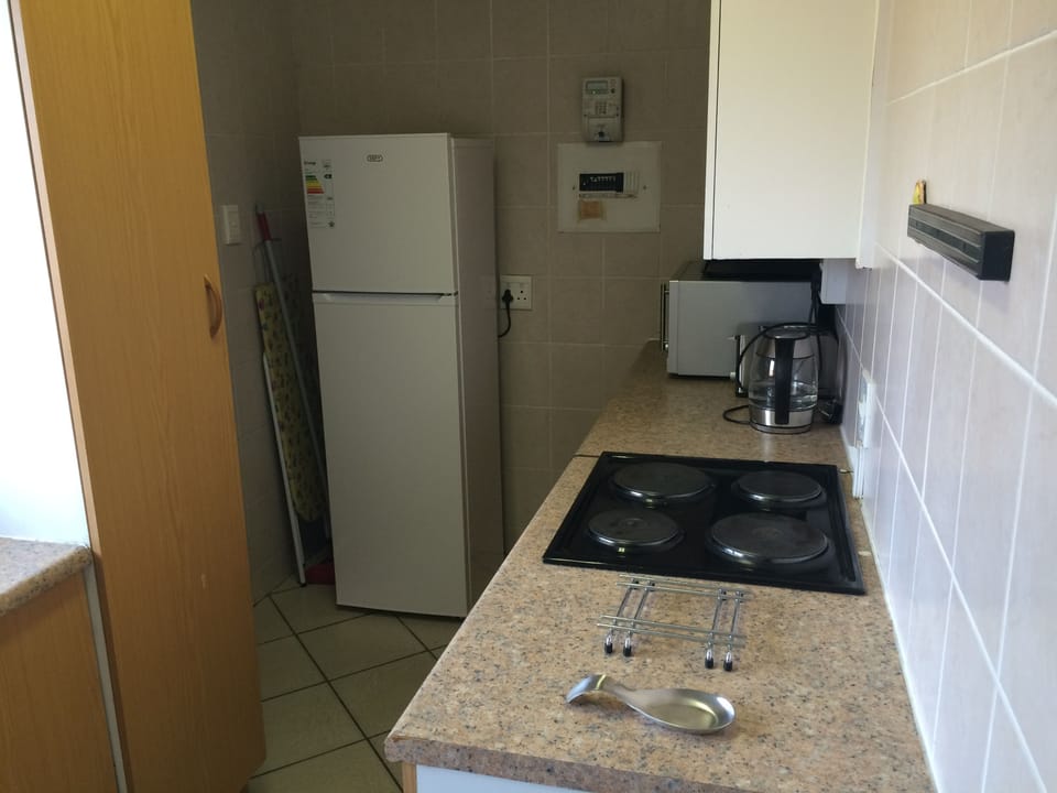Self Catering Cottage | Private kitchenette | Coffee/tea maker, electric kettle