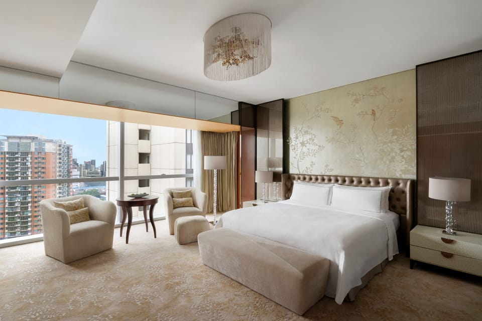Down comforters, minibar, in-room safe, desk