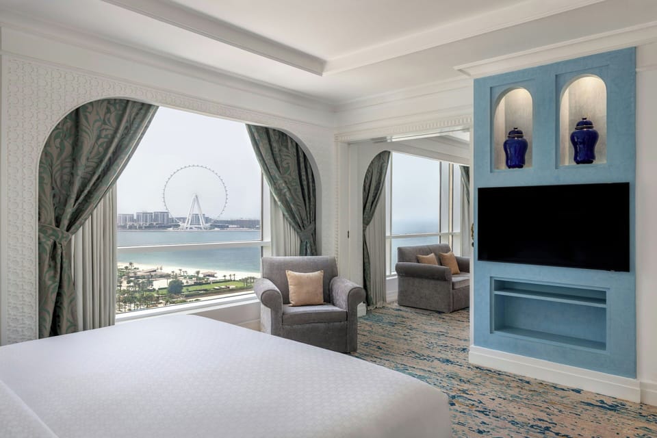 Frette Italian sheets, premium bedding, minibar, in-room safe