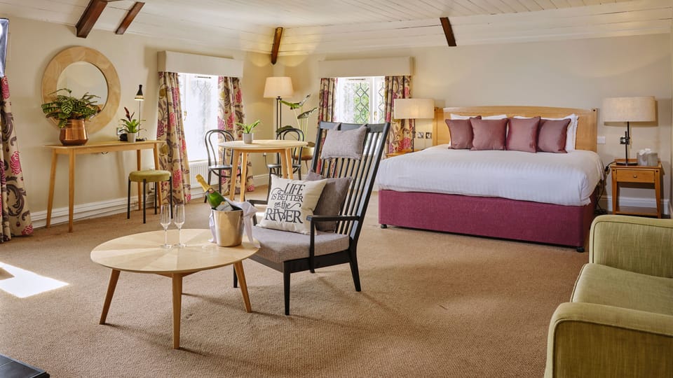 Superior Double Room | In-room safe, desk, soundproofing, iron/ironing board