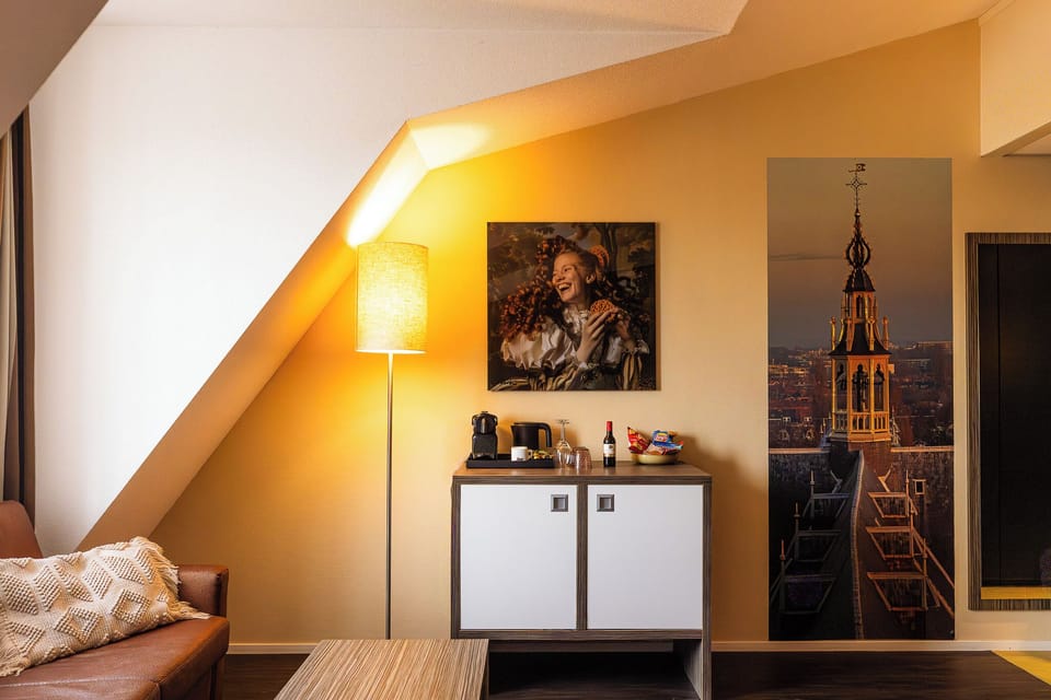 Suite, 1 Double Bed, Non Smoking, Bathtub | Egyptian cotton sheets, premium bedding, in-room safe