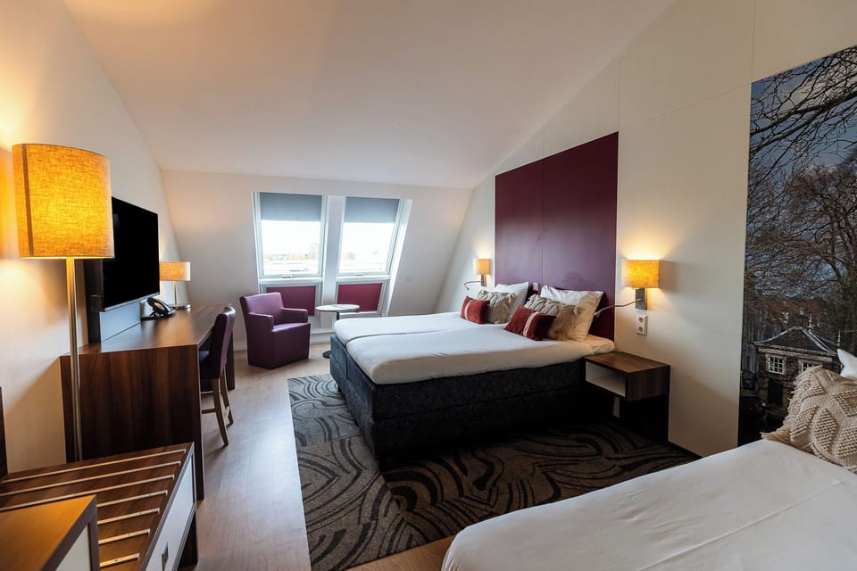 Executive Room, 2 Twin Beds, Non Smoking | Egyptian cotton sheets, premium bedding, in-room safe
