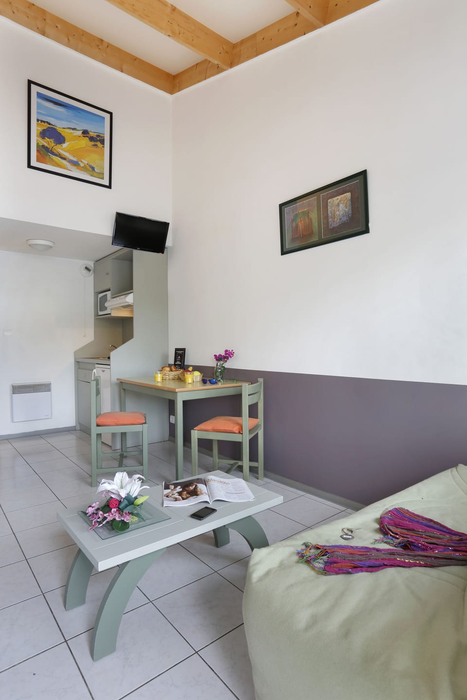 Iron/ironing board, cribs/infant beds, free WiFi