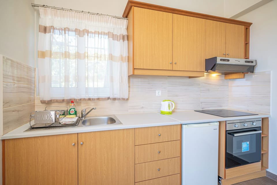 Apartment, Sea View (for 2) | Private kitchen | Fridge