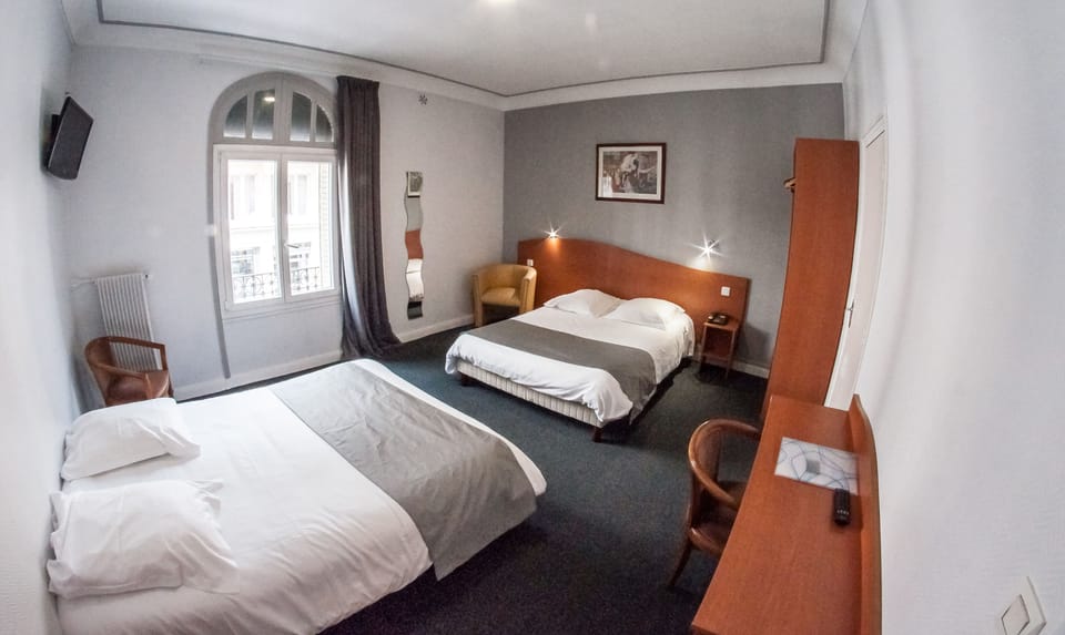 Premium bedding, desk, iron/ironing board, free WiFi