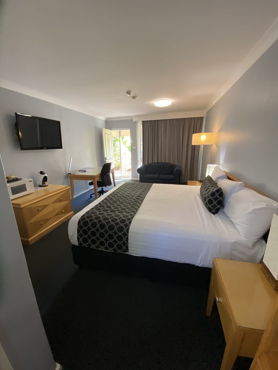 In-room safe, iron/ironing board, WiFi (free), bed sheets