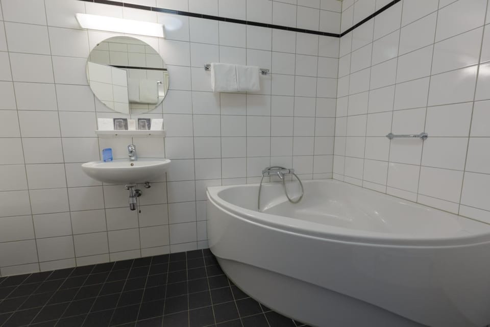 Free toiletries, towels