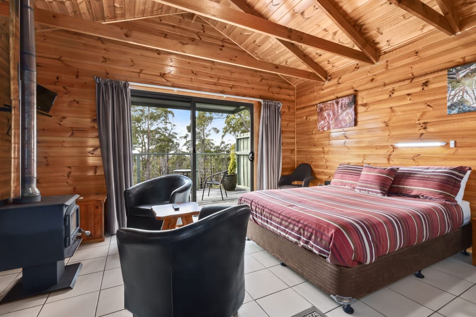 Classic Chalet, 1 Queen Bed, Ocean View | 1 bedroom, premium bedding, pillowtop beds, laptop workspace