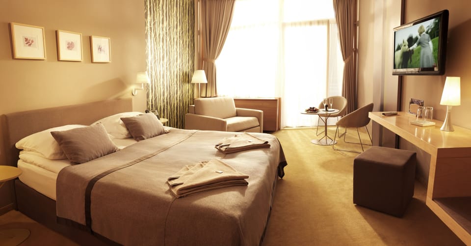 Double Room Single Use, Balcony | Minibar, in-room safe, desk, blackout drapes