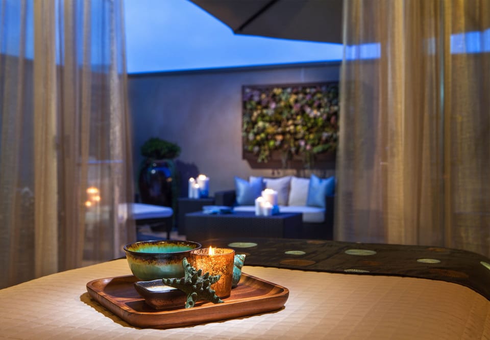 Couples treatment rooms, sauna, steam room, body treatments