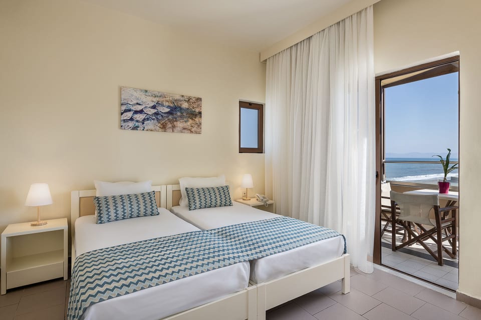 Premium bedding, in-room safe, desk, laptop workspace