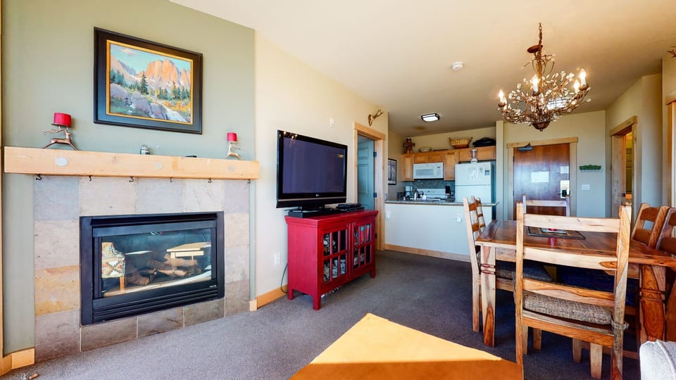 Condo, 2 Bedrooms | Living room | 30-inch Smart TV with cable channels, TV