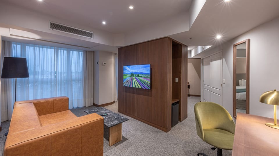 Minibar, in-room safe, desk, soundproofing