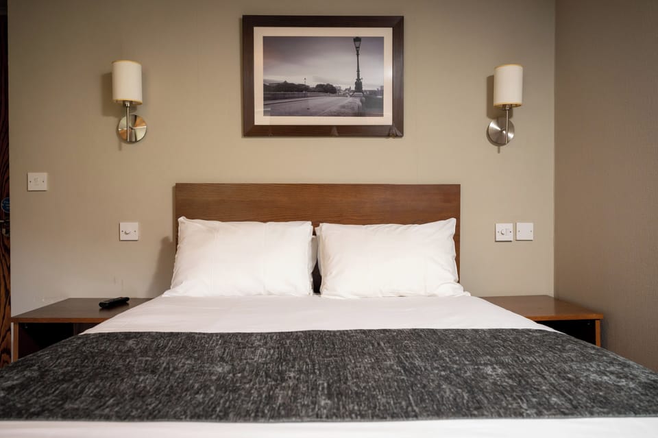 Desk, bed sheets