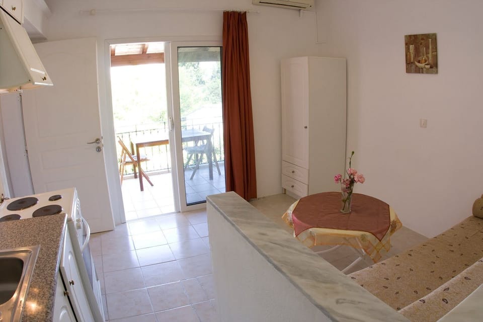 Egyptian cotton sheets, premium bedding, iron/ironing board, free WiFi