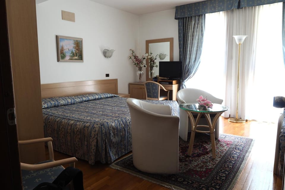 Premium bedding, minibar, in-room safe, individually furnished